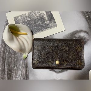 Louis Vuitton bifold zip wallet SP0041